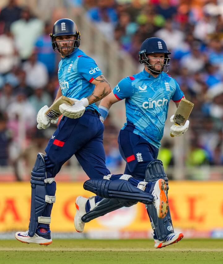 चॅम्पियन्स ट्रॉफीच्या इतिहासात कोणत्याही संघाने केलेली ही सर्वोच्च धावसंख्या आहे.