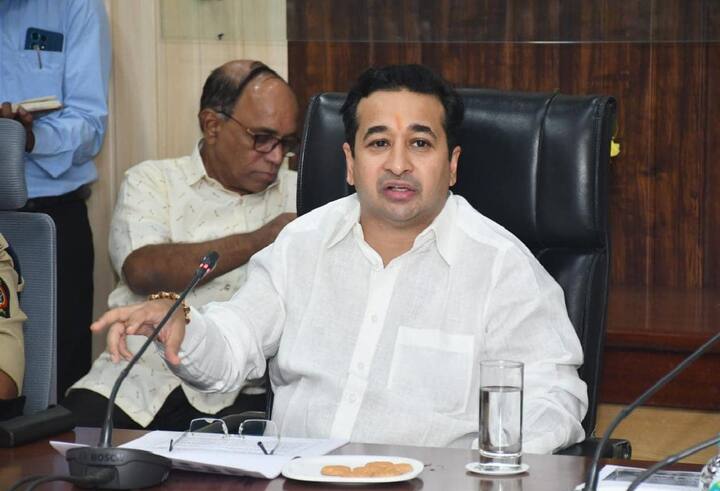 तिथला सगळा माल संपलेला आहे, मालक संपलेला आहे. आता त्यांच्यात काहीच उरलेलं नाही. बंद, सुकलेल्या दुकानात राहणार कोण त्यामुळं प्रत्येक जण आपापलं भविष्य शोधतंय, असं नितेश राणे म्हणाले.