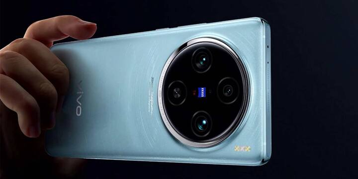 अब एक नई रिपोर्ट में खुलासा हुआ है कि कंपनी इसे iPhone 16 के फीचर के साथ पेश कर सकती है.