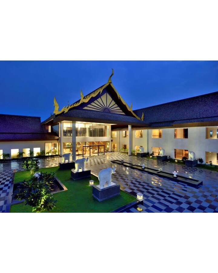 Prajakta and Vrushank are getting married in a beautiful hotel in Karjat. It remains on a magnificent location.