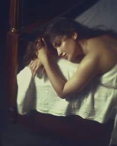 Ruhani Sharma: నాకు - రాత్రికి మధ్య ఒక ప్రేమ కథ ... బెడ్ పై రుహాని శర్మ అలా!