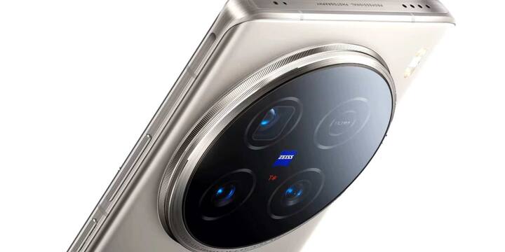 लीक्स के मुताबिक, Vivo X200 Ultra में ट्रिपल कैमरा सेटअप होगा, जिसमें 200MP का पेरिस्कोप टेलीफोटो लेंस और दो 50MP के सेंसर शामिल होंगे. परफॉर्मेंस के लिए इसमें MediaTek Dimensity 9400+ चिपसेट दिया जा सकता है.