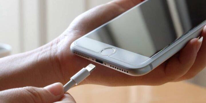 Bypass Charging आधुनिक स्मार्टफोन्स में बैटरी से संबंधित समस्याओं का समाधान करने के लिए एक महत्वपूर्ण तकनीक बनती जा रही है.