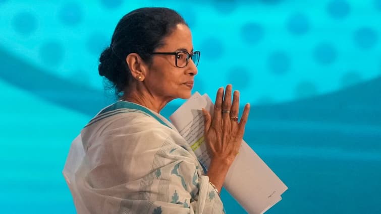 Waqf Amendment Act not to be implemented in Bengal West Bengal Chief Minister Mamata Banerjee બંગાળમાં વકફ કાયદો લાગુ કરવાનો મમતાનો ઇનકાર, શું કેન્દ્રના કાયદાને રોકી શકે છે રાજ્ય સરકારો?