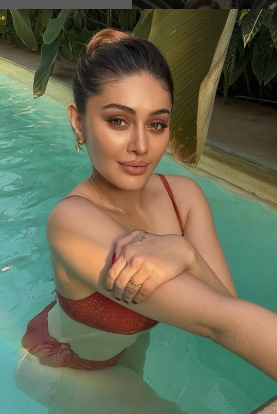 શેફાલી જરીવાલાનો પૂલમાં જોવા મળ્યો બૉલ્ડ અવતાર