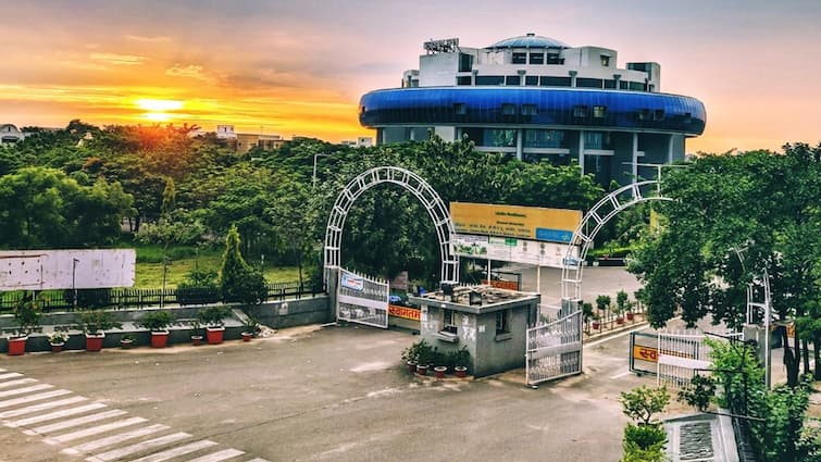 know the process of getting admission in Babasaheb Bhimrao Ambedkar Central University ये है एक ऐसी सेंट्रल यूनिवर्सिटी जहां SC-ST के लिए 50 प्रतिशत सीटें हैं रिजर्व, जानिए कैसे मिलता है एडमिशन