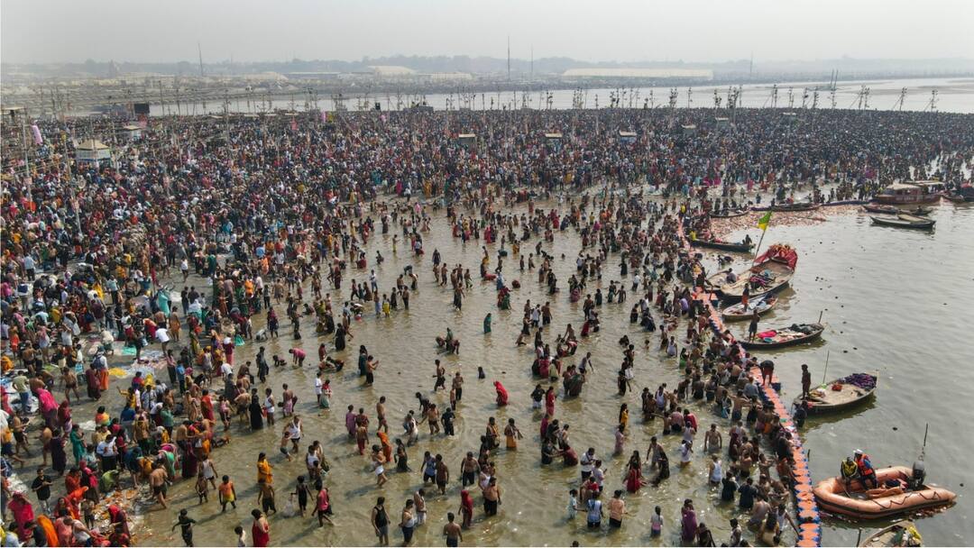 Action Against 140 Social Media Handles Over 'Misleading' Maha Kumbh Content high Alert On For maha Shivratri Action Against 140 Social Media Handles Over 'Misleading' Kumbh Content, Alert On For Shivratri