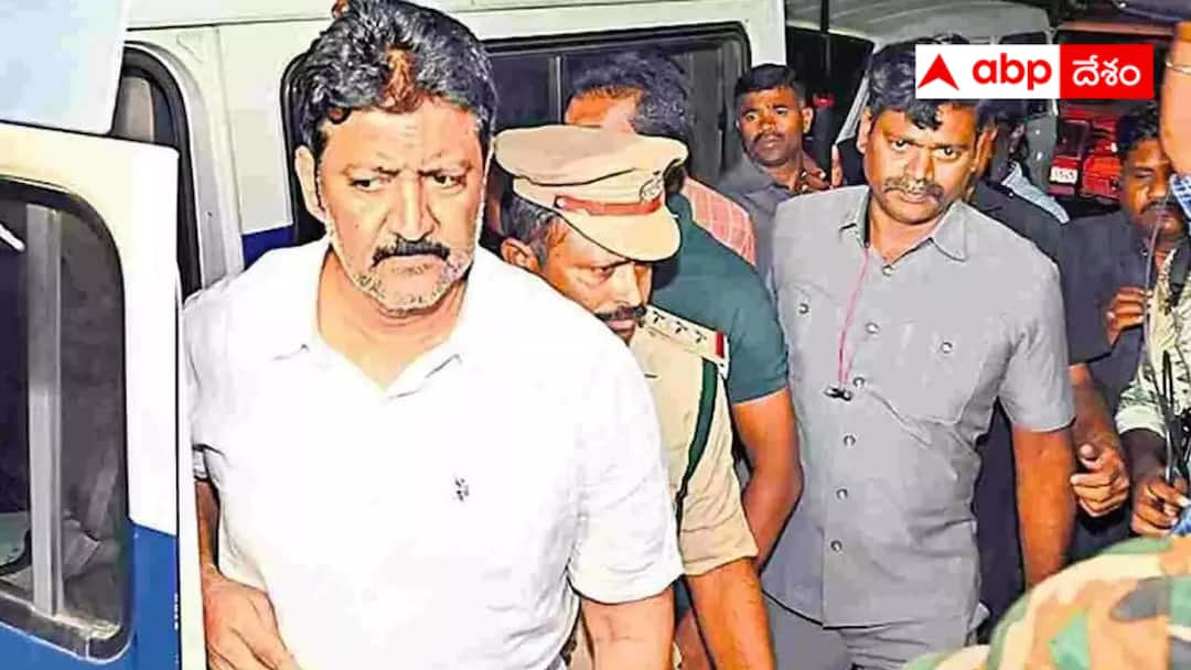 Vallabhaneni Vamsi: వంశీకి షాకిచ్చిన కోర్టు - మూడు రోజులు పోలీసులకు సమాధానాలు చెప్పాల్సిందే Court Grantst Vallabhaneni Vamsi to three days custody in the kidnapping case Vallabhaneni Vamsi: వంశీకి షాకిచ్చిన కోర్టు - మూడు రోజులు పోలీసులకు సమాధానాలు చెప్పాల్సిందే