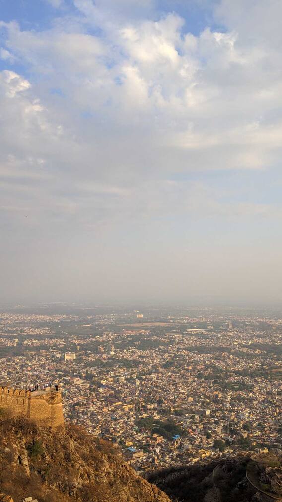 राजस्थान का अलवर समृद्धि में जोधपुर से है किन-किन चीजों में आगे