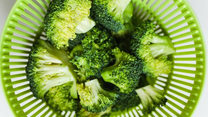 4. Sauteed Broccoli: Broccoli is packed with brain boosting nutrients like vitamin K and antioxidants. It enhances mental performance . Sauteeing broccoli adds a flavour to it and makes it delicious. (Image Source: Canva)