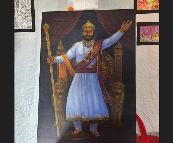 जगप्रसिद्ध चित्रकार रत्नदिप बारबोले यांच्या संकल्पनेतून छत्रपती शिवाजी महाराज यांच्या जीवनावर आधारित हे चित्र प्रदर्शन भरवण्यात आलं होतं.