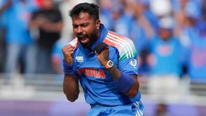 IND vs PAK Hardik Pandya wears limited edition watch costing almost 7 crores IND vs PAK: કરોડો રૂપિયાની વૉચ પહેરીને ઉતર્યો હાર્દિક પંડ્યા, આખી પાકિસ્તાનની ટીમ મળીને પણ નથી કમાતી આટલા રૂપિયા