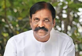 Vairamuthu: ”மரியாதைக்குக்கூட கேட்டதில்லை... இது நாகரிகம் ஆகதா..  ”பாடல் வரியில் பட தலைப்புகள்..  ஆதங்கப்பட்ட வைரமுத்து