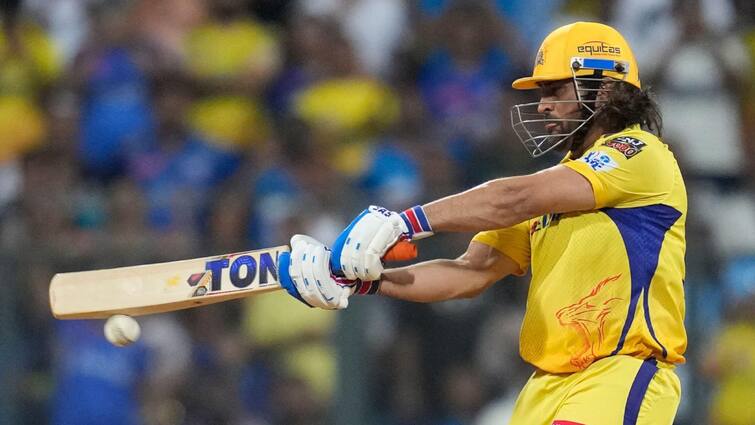 यह सीज़न माही के सामने बॉलिंग खिलाड़ियों के लिए अच्छा नहीं है! MSD के बल्ले में महान परिवर्तन