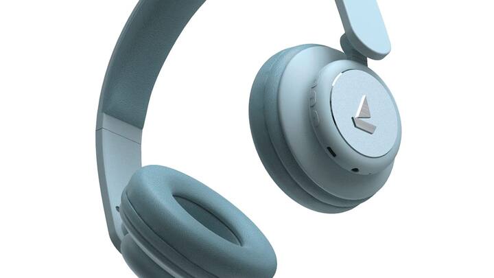 অনেকেই সারাদিন স্মার্ট ফোনের সঙ্গে দিন কাটান। এখানেই শেষ নয়, ব্লু টুথ ফোন গুঁজে রাখেন কানে।