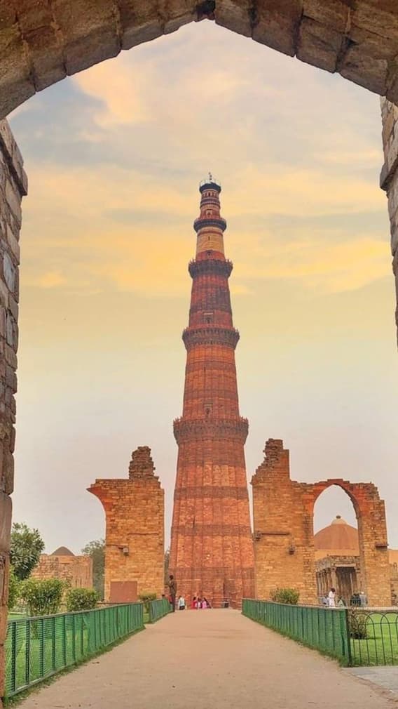 कुतुब मीनार बनने में कितना समय लगा था?