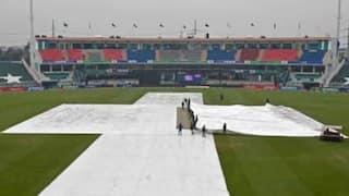 Rawalpindi Weather: बारिश के कारण समय पर शुरू नहीं हुआ ऑस्ट्रेलिया बनाम साउथ अफ्रीका मैच, ओवरों में हो सकती है कटौती