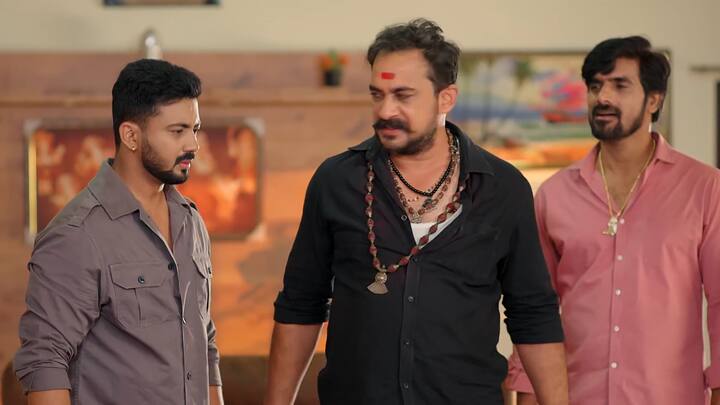 నీ పెళ్లాం వచ్చిన తర్వాత మారిపోయావ్..నా మాట లెక్కచేయడం లేదు. నీ పెళ్లాంపై మోజుతో MLA గా పోటీ చేయిస్తున్నావ్. అది నిర్ణయం వెనక్కు తీసుకోవాలి అనుకుంటే రెచ్చగొట్టి చేసింది నువ్వేకదా అంటాడు మహదేవయ్య.