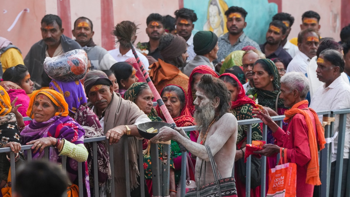 महाशिवरात्रि: काशी में बढ़ती भीड़ को देखते हुए प्रशासन की अपील- ‘अपने स्थान से ही करे लाइव दर्शन’