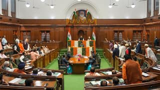 CAG Report: दिल्ली शराब नीति को लेकर CAG रिपोर्ट विधानसभा में पेश, 2 हजार करोड़ के नुकसान का दावा