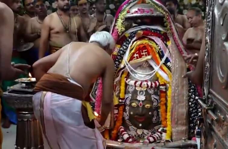 Maha Shivratri 2025 A large number of devotees are arriving Ujjain to offer prayers at Mahakal Mahashivratri 2025: આજે મહાશિવરાત્રી, ઉજ્જૈનથી લઇને કાશી વિશ્વનાથ મંદિરમાં ભક્તોની ભારે ભીડ