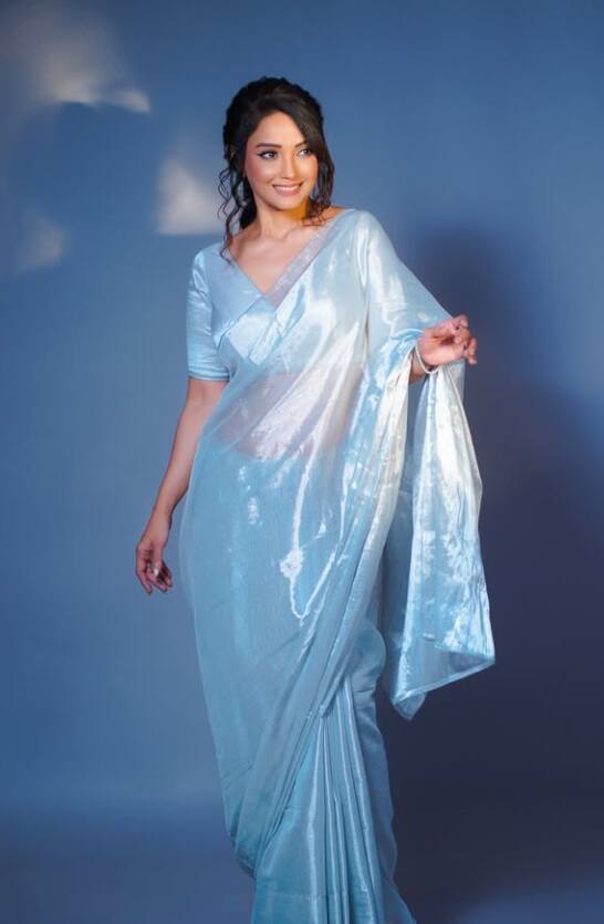 બ્લૂ સાડીમાં અદા ખાનની સિમ્પલ અદાઓ પર ફેન્સ ફિદા