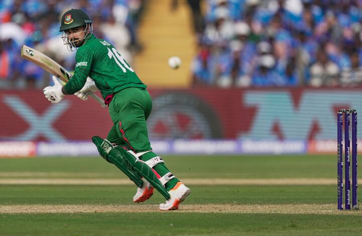 इस दौरान लिट्टन ने शिवलिंग पर जल चढ़ाया. जिस मंदिर में वह गए थे वहां ढेर सारी शिवलिंग थी.