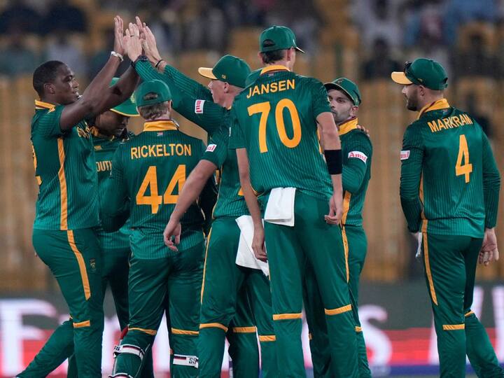 एवढेच नाही तर आज ऑस्ट्रेलिया आणि दक्षिण आफ्रिका यांच्यातील सामना रद्द झाल्यामुळे कोणताही संघ उपांत्य फेरीत पोहोचू शकलेला नाही. आता या दोन्ही संघांना कोणत्याही परिस्थितीत त्यांचा शेवटचा सामना जिंकावाच लागेल.