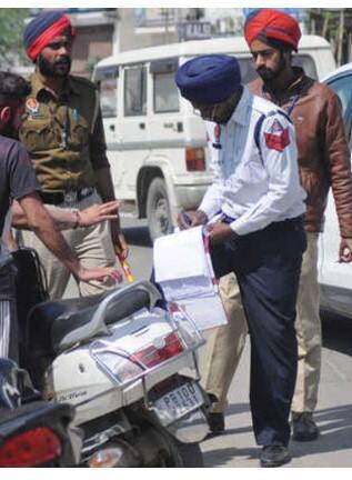 ਪੰਜਾਬ 'ਚ ਇਨ੍ਹਾਂ ਵਾਹਨਾਂ ਦੇ ਵੱਡੇ ਪੱਧਰ 'ਤੇ ਕੱਟੇ ਜਾ ਰਹੇ ਚਲਾਨ, ਗਲਤੀ ਪਏਗੀ ਮਹਿੰਗੀ...