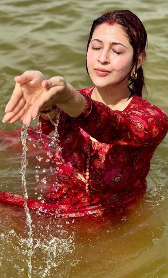 पार्वती ने शिवरात्रि पर संगम में लगाई डुबकी, कहा- मेरे अच्छे कर्मों का फल है, देखें वीडियो