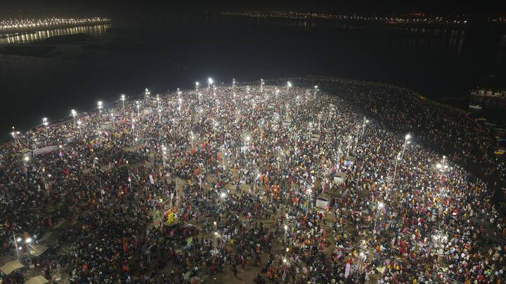 According to the religious belief, during the Kumbh Mela, the water of rivers like Ganga, Yamuna, Saraswati, Godavari, Shipra etc. becomes pure as nectar. This is the reason that wherever Kumbh is held, those who take bath get virtue.