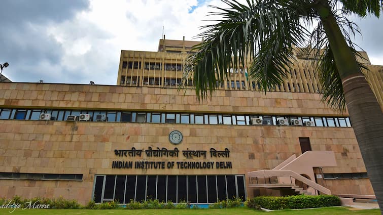 know the difference between IIT and IIIT which is better know the admission process of IIT and IIIT देश के दो बड़े संस्थानों IIT और IIIT में क्या है अंतर, कैसे मिलता है एडमिशन?