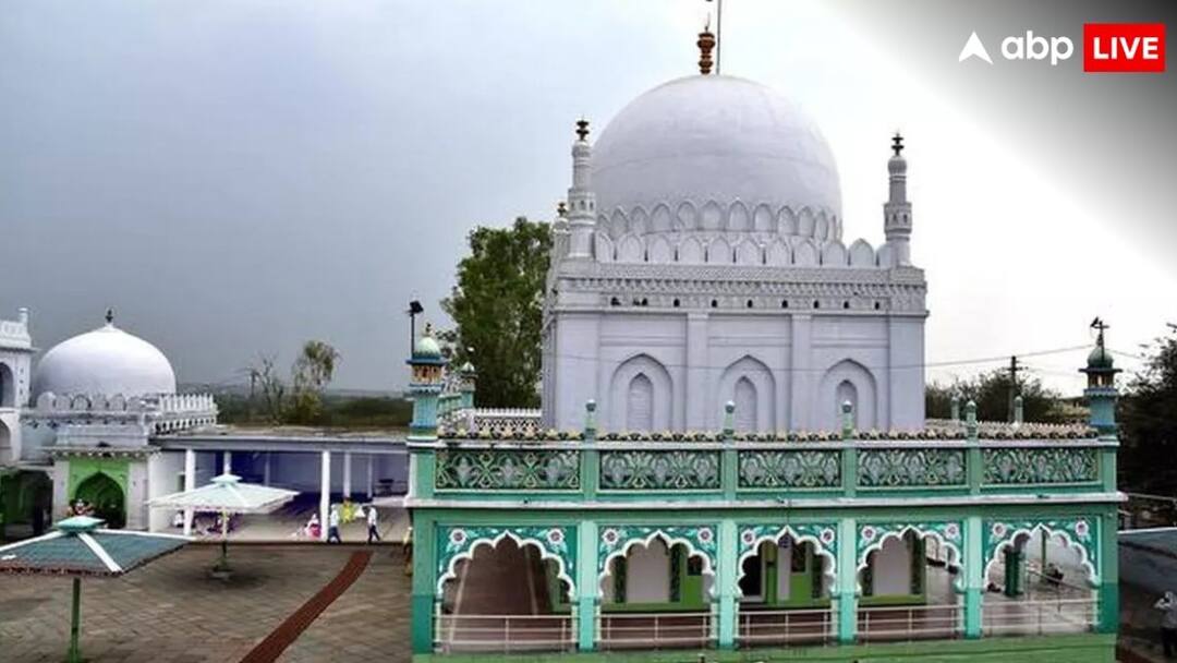 Ladle Mashak Dargah: महाशिवरात्रि पर शिवभक्तों को तोहफा! लाडले मशक दरगाह में शिवलिंग पूजा की इजाजत Karnataka High Court grants permission for Mahashivaratri puja to Shivalinga at Ladle Mashak Dargah Ladle Mashak Dargah: महाशिवरात्रि पर शिवभक्तों को तोहफा! लाडले मशक दरगाह में शिवलिंग पूजा की इजाजत