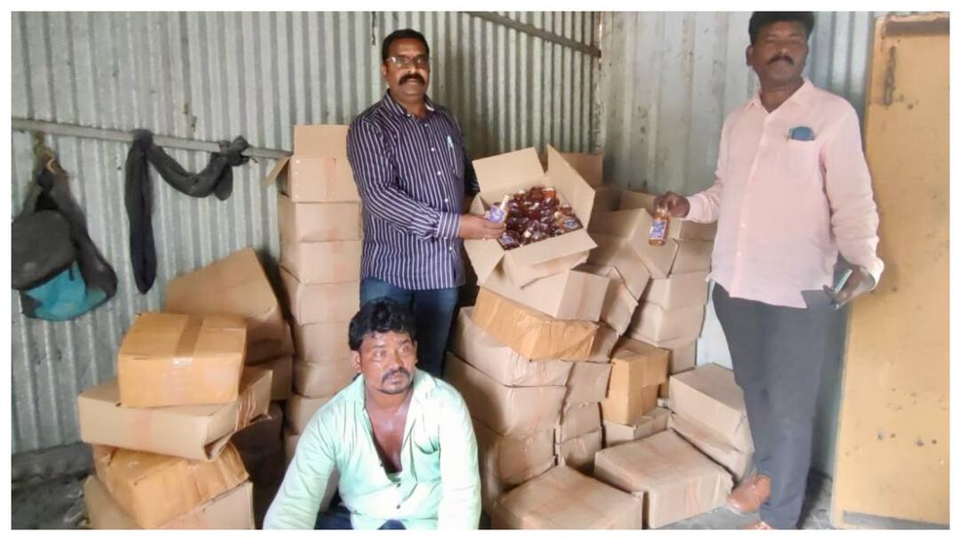 Excise Department caught 4500 liquor bottles in West Godavari during MLC elections in AP West Godavari Latest News:ఎమ్మెల్సీ ఎన్నికల వేళ మద్యం షాప్‌లా మారిన ఆక్వా ఫామ్‌, 180mlతో నర్సాపురం మున్సిపాలిటీ షేక్
