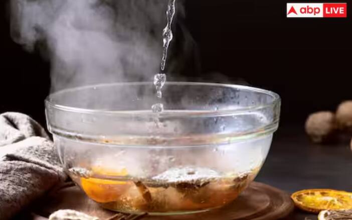 ਹਿੰਗ ਵਿੱਚ ਮੌਜੂਦ ਪੌਸ਼ਟਿਕ ਤੱਤ ਪਾਚਨ ਪ੍ਰਣਾਲੀ, ਦਿਲ, ਸਰੀਰ ਵਿੱਚ ਸੋਜ, ਕੈਂਸਰ, ਸ਼ੂਗਰ ਆਦਿ ਲਈ ਪ੍ਰਭਾਵਸ਼ਾਲੀ ਸਾਬਤ ਹੋ ਸਕਦੇ ਹਨ। ਇਹ ਕਬਜ਼, ਬਦਹਜ਼ਮੀ, ਗੈਸ, ਅਪਚ ਆਦਿ ਸਮੱਸਿਆਵਾਂ ਨੂੰ ਵੀ ਠੀਕ ਕਰਦਾ ਹੈ। ਹਿੰਗ ਦਾ ਪਾਣੀ ਪੀਣ ਨਾਲ ਸਰੀਰ ਨੂੰ ਫ੍ਰੀ ਰੈਡੀਕਲਸ ਕਾਰਨ ਹੋਣ ਵਾਲੇ ਨੁਕਸਾਨ ਤੋਂ ਬਚਾਇਆ ਜਾਂਦਾ ਹੈ। ਇਸ ਵਿੱਚ ਐਂਟੀਆਕਸੀਡੈਂਟ ਹੁੰਦੇ ਹਨ। ਨਾਲ ਹੀ ਸਰੀਰ ਨੂੰ ਸੋਜ, ਦਿਲ ਦੀ ਬਿਮਾਰੀ, ਸ਼ੂਗਰ ਆਦਿ ਤੋਂ ਬਚਾਇਆ ਜਾ ਸਕਦਾ ਹੈ।