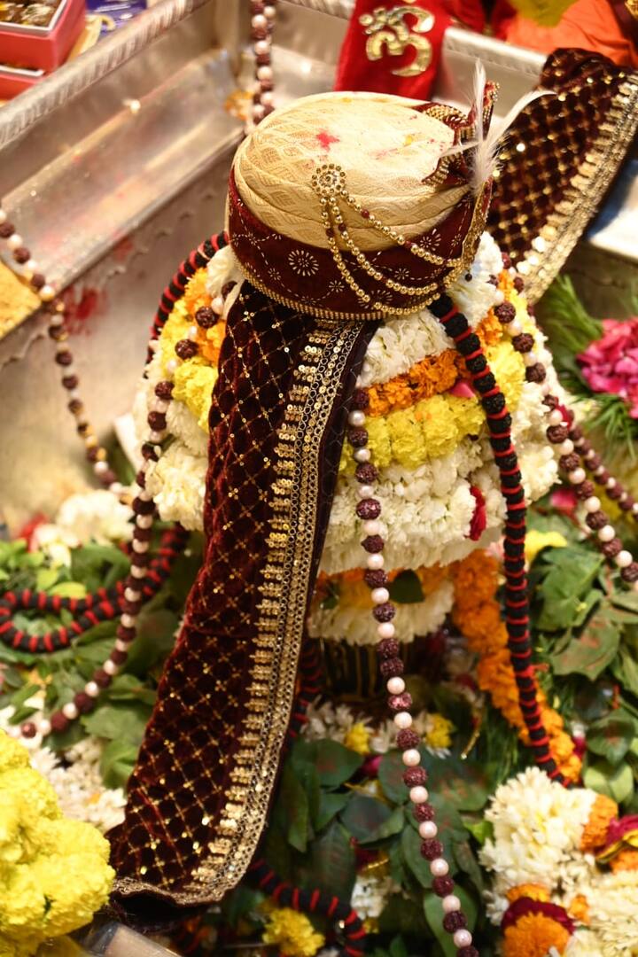 उत्साह और उमंग के साथ भगवान शिव की नगरी कहे जाने वाली काशी में महाशिवरात्रि का पर्व मनाया गया.