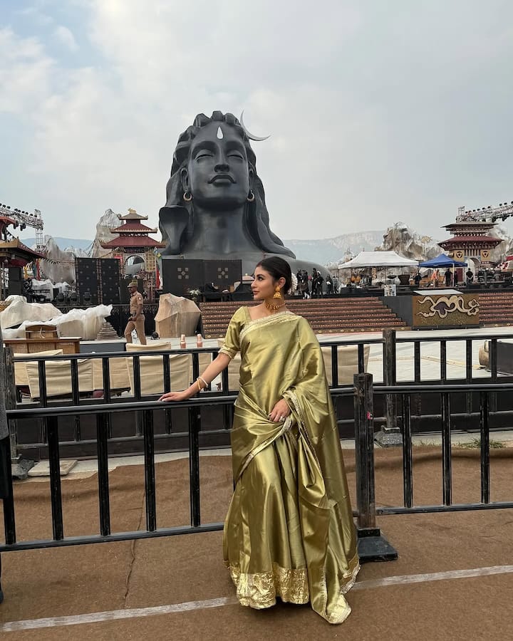 Actress Mouni Roy decided to wish netizens on Maha Shivratri by dropping glimpses from her spiritual journey on social media. (Image: Instagram/@imouniroy)