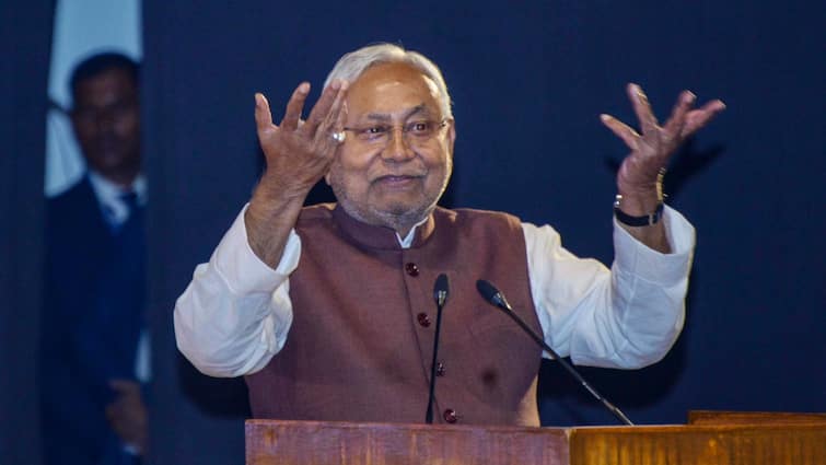 'एकनाथ शिंदे जैसा हाल...', बिहार में मंत्रीमंडल विस्तार पर कांग्रेस ने नीतीश कुमार को चेताया Bihar Cabinet Expansion congress Supriya Shrinate warn Nitish Kumar situation like Eknath Shinde may happen 'एकनाथ शिंदे जैसा हाल...', बिहार में मंत्रीमंडल विस्तार पर कांग्रेस ने नीतीश कुमार को चेताया
