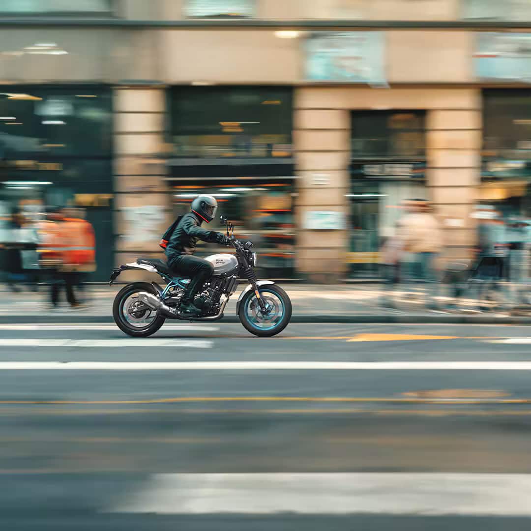 Royal Enfield: নয়া লুকে বাজারে এল রয়্যাল এনফিল্ডের এই বাইক, দুরন্ত পাওয়ারট্রেন আর ফিচার্স ! এখন কত দামে পাবেন ?