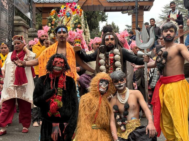 महाशिवरात्रि पर भक्तों के लिए बड़े प्रसाद का भी आयोजन किया गया है. महाशिवरात्रि पर भक्तों में उत्साह देखते ही बन रहा है.