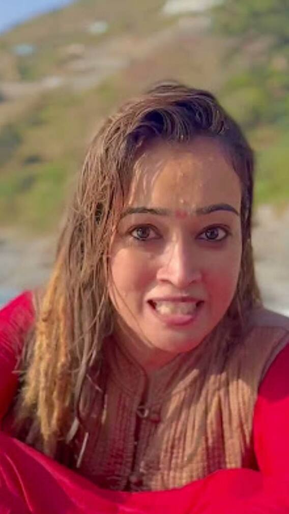 महाकुंभ की वायरल साध्वी हर्षा रिछारिया आज कहां हैं?