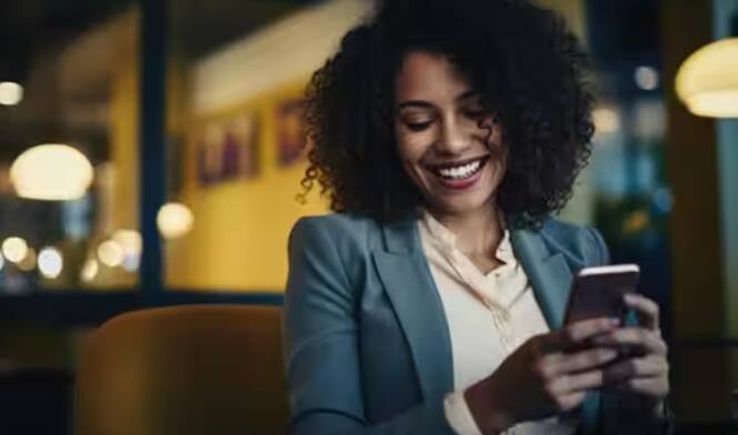 ਇਸ ਤੋਂ ਇਲਾਵਾ, ਕਈ ਐਪਸ ਦੀ ਮਦਦ ਨਾਲ, ਤੁਸੀਂ ਸਮਾਰਟਫੋਨ ਰਾਹੀਂ ਡਿਜੀਟਲ ਪੇਮੈਂਟ, ਫੂਡ ਆਰਡਰ ਅਤੇ ਨੌਕਰੀ ਦੀ ਭਾਲ ਵਰਗੇ ਕੰਮ ਆਸਾਨੀ ਨਾਲ ਕਰ ਸਕਦੇ ਹੋ।