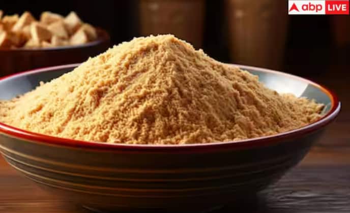 ਬਹੁਤ ਸਾਰੇ ਲੋਕਾਂ ਨੂੰ ਹਿੰਗ ਦਾ ਸੁਆਦ ਅਤੇ ਗੰਧ ਪਸੰਦ ਨਹੀਂ ਹੁੰਦੀ। ਪਰ ਇਹ ਸਿਹਤ ਲਈ ਬਹੁਤ ਫਾਇਦੇਮੰਦ ਹੈ। ਇਸ ਨੂੰ ਪਾਣੀ ਵਿੱਚ ਮਿਲਾ ਕੇ ਪੀਣ ਨਾਲ ਮੋਟਾਪਾ ਘੱਟਦਾ ਹੈ ਅਤੇ ਇਸ ਦੇ ਕਈ ਹੋਰ ਸਿਹਤ ਲਾਭ ਵੀ ਹਨ। ਕੁਝ ਲੋਕ ਇਸ ਦੀ ਗੰਧ ਅਤੇ ਸੁਆਦ ਕਾਰਨ ਇਸ ਨੂੰ ਕਿਸੇ ਵੀ ਚੀਜ਼ ਵਿੱਚ ਪਾਉਣਾ ਪਸੰਦ ਨਹੀਂ ਕਰਦੇ। ਜਿਨ੍ਹਾਂ ਨੂੰ ਹਿੰਗ ਦਾ ਸੁਆਦ ਅਤੇ ਗੰਧ ਪਸੰਦ ਨਹੀਂ ਹੈ, ਉਨ੍ਹਾਂ ਨੂੰ ਪਤਾ ਹੋਣਾ ਚਾਹੀਦਾ ਹੈ ਕਿ ਇਹ ਇੱਕ ਬਹੁਤ ਹੀ ਲਾਭਦਾਇਕ ਮਸਾਲਾ ਹੈ। ਜੇਕਰ ਇਸਨੂੰ ਨਿਯਮਿਤ ਤੌਰ 'ਤੇ ਭੋਜਨ ਵਿੱਚ ਵਰਤਿਆ ਜਾਵੇ ਤਾਂ ਇਹ ਮੋਟਾਪਾ ਘਟਾਉਣ ਵਿੱਚ ਮਦਦ ਕਰ ਸਕਦਾ ਹੈ ਅਤੇ ਕਈ ਬਿਮਾਰੀਆਂ ਨੂੰ ਵੀ ਦੂਰ ਰੱਖ ਸਕਦਾ ਹੈ।