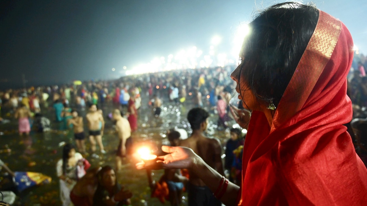 Scores Of People Gather On Maha Shivratri At Sangam For Holy Dip At Maha Kumbh Mela — IN PICS