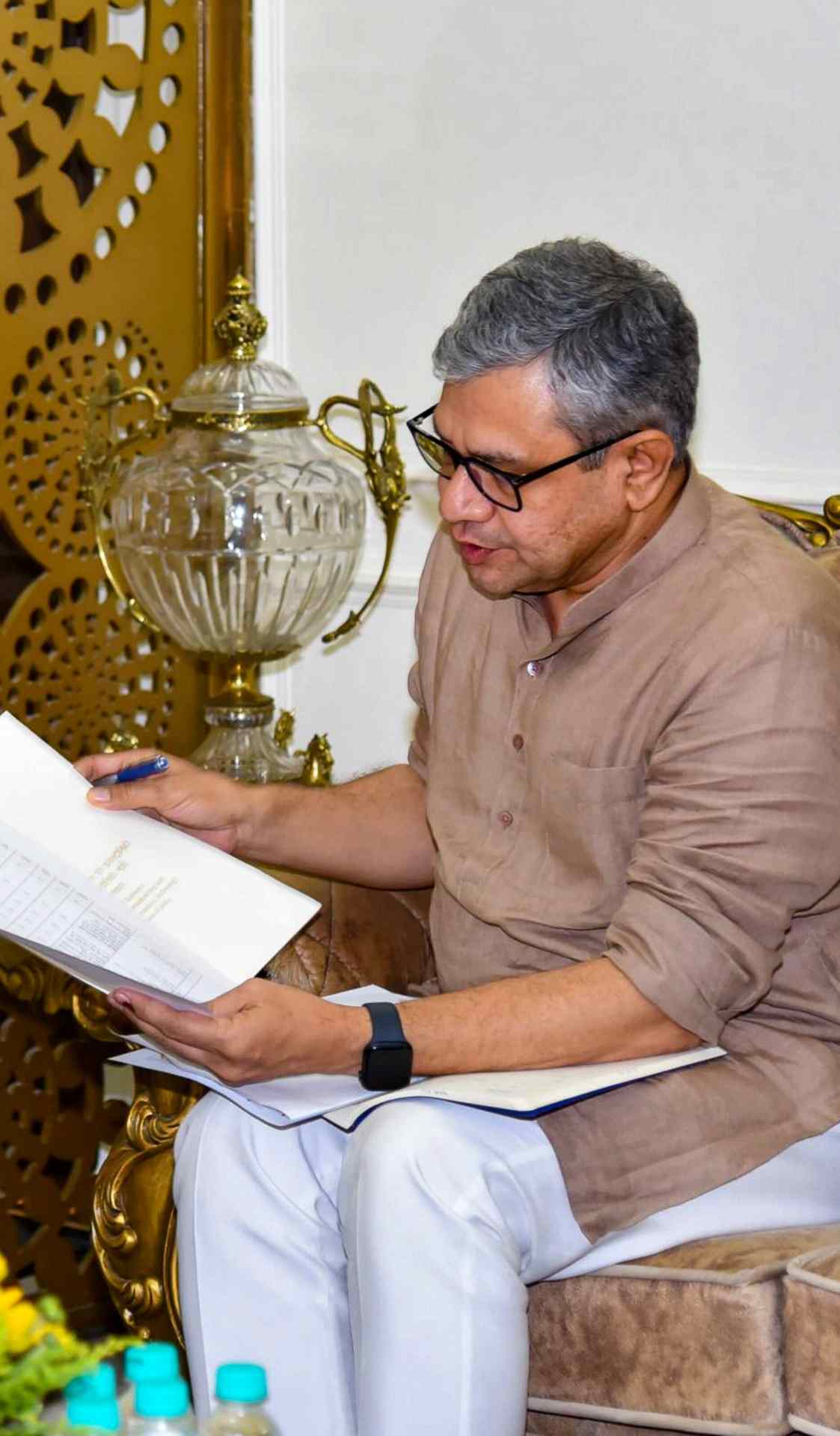 रेल मंत्री अश्विनी वैष्णव ने देश का पहला हाइपरलूप ट्रैक बनने की जानकारी दी है