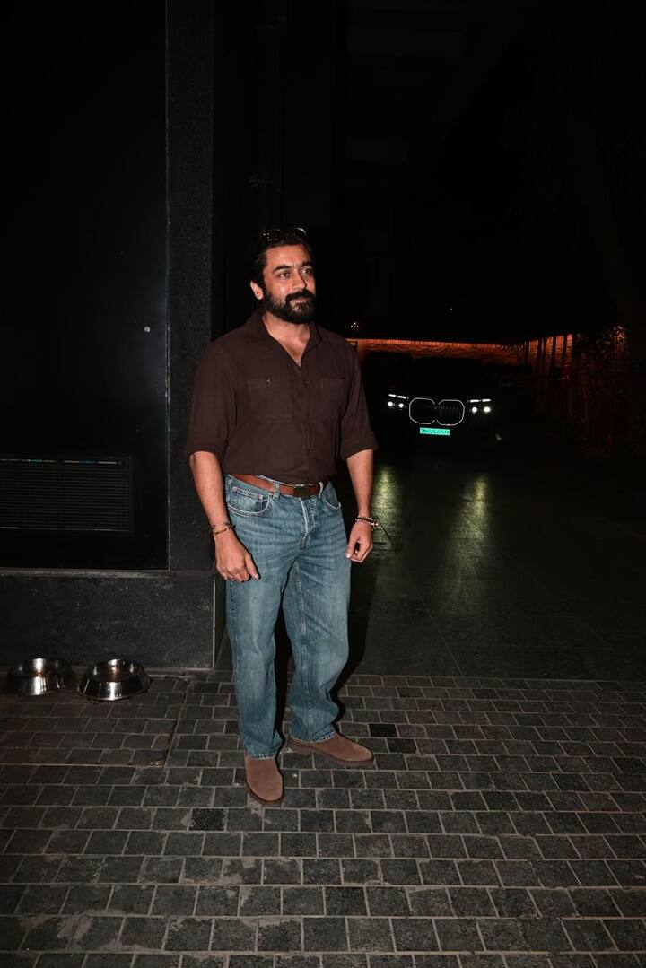 Prithviraj Sukumaran was also seen in casual wear. He was seen sporting a brown shirt with blue denims.