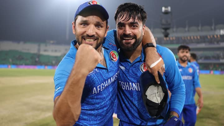 প্রথমে অস্ট্রেলিয়া, তারপর আফগানিস্তান - গ্রুপ বি-তে ইংল্যান্ড তাদের প্রথম দুই ম্যাচই হেরে সেমিফাইনালের দৌড় থেকে ছিটকে গিয়েছে। দক্ষিণ আফ্রিকার বিরুদ্ধে জস বাটলারদের শেষ ম্যাচ শুধু নিয়মরক্ষার।