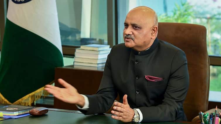 2024 में CBI ने दर्ज किए 900 नए मामले, जांच एजेंसी के डायरेक्टर ने सबके सामने रखी प्रोग्रेस रिपोर्ट How Many Cases CBI Probe And registered CBI Director Praveen Sood Tells About It ANN 2024 में CBI ने दर्ज किए 900 नए मामले, जांच एजेंसी के डायरेक्टर ने सबके सामने रखी प्रोग्रेस रिपोर्ट