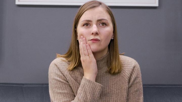 দাঁতের যত্ন না নিলে অসুবিধায় পড়তেই হবে। আর দাঁতে ব্যথা ঠিক কতটা কষ্টকর তা যাঁর হয়েছে তিনিই কেবল জানেন।