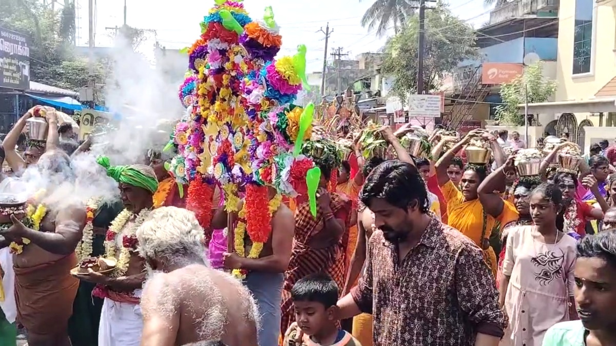 Shivaratri 2025: மயிலாடுதுறையில் பனிக்கட்டி சிவலிங்கம், பழமை வாய்ந்த கோயில்களில் விடிய விடிய மகாசிவராத்திரி விழா..!